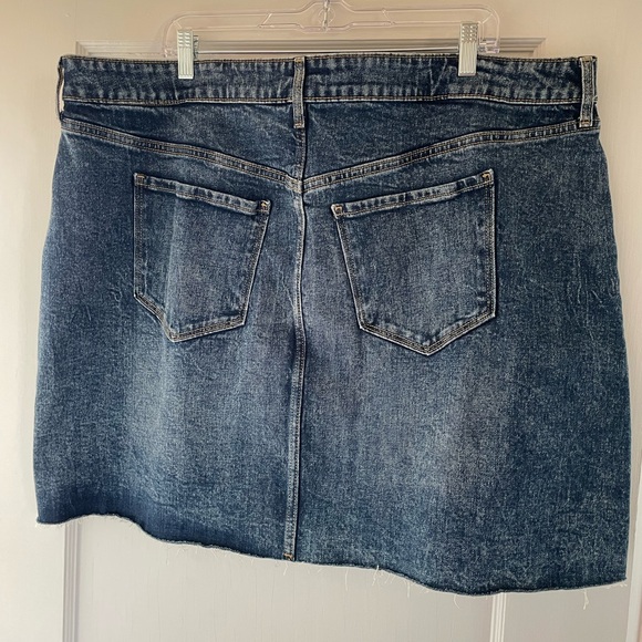 High-Waist Denim Skirt with Fringe - Picture 8 of 10